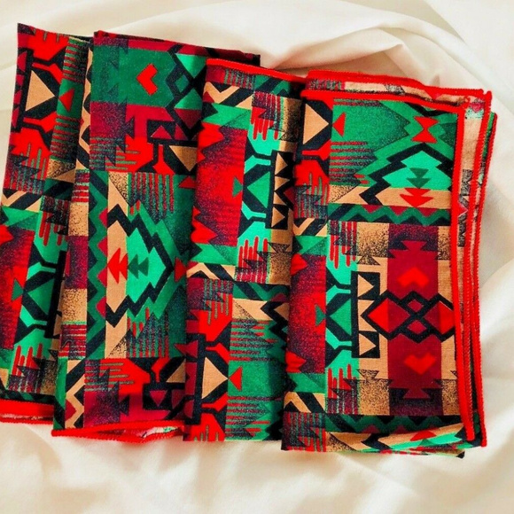 🎄Southwestern Print Christmas Cloth Napkins 4🌵🌶 - Picture 3 of 3